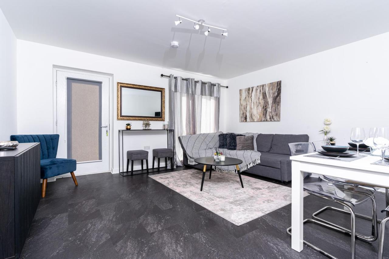 Spacious 3 Bedroom House In Glasgow City With Private Parking & Garden מראה חיצוני תמונה
