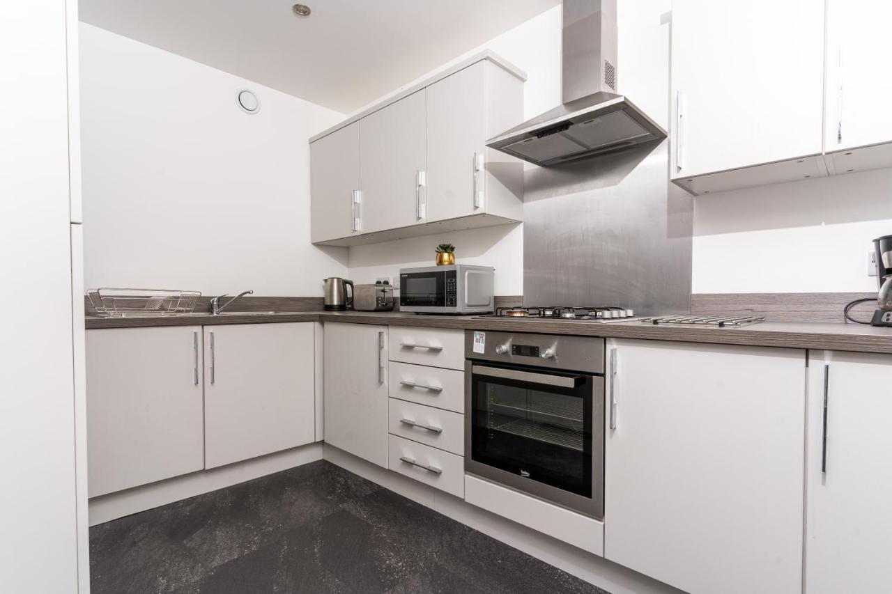 Spacious 3 Bedroom House In Glasgow City With Private Parking & Garden מראה חיצוני תמונה