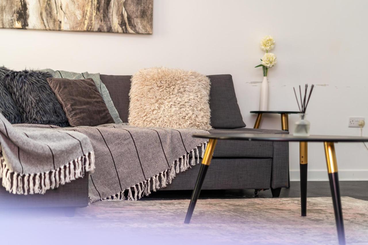 Spacious 3 Bedroom House In Glasgow City With Private Parking & Garden מראה חיצוני תמונה
