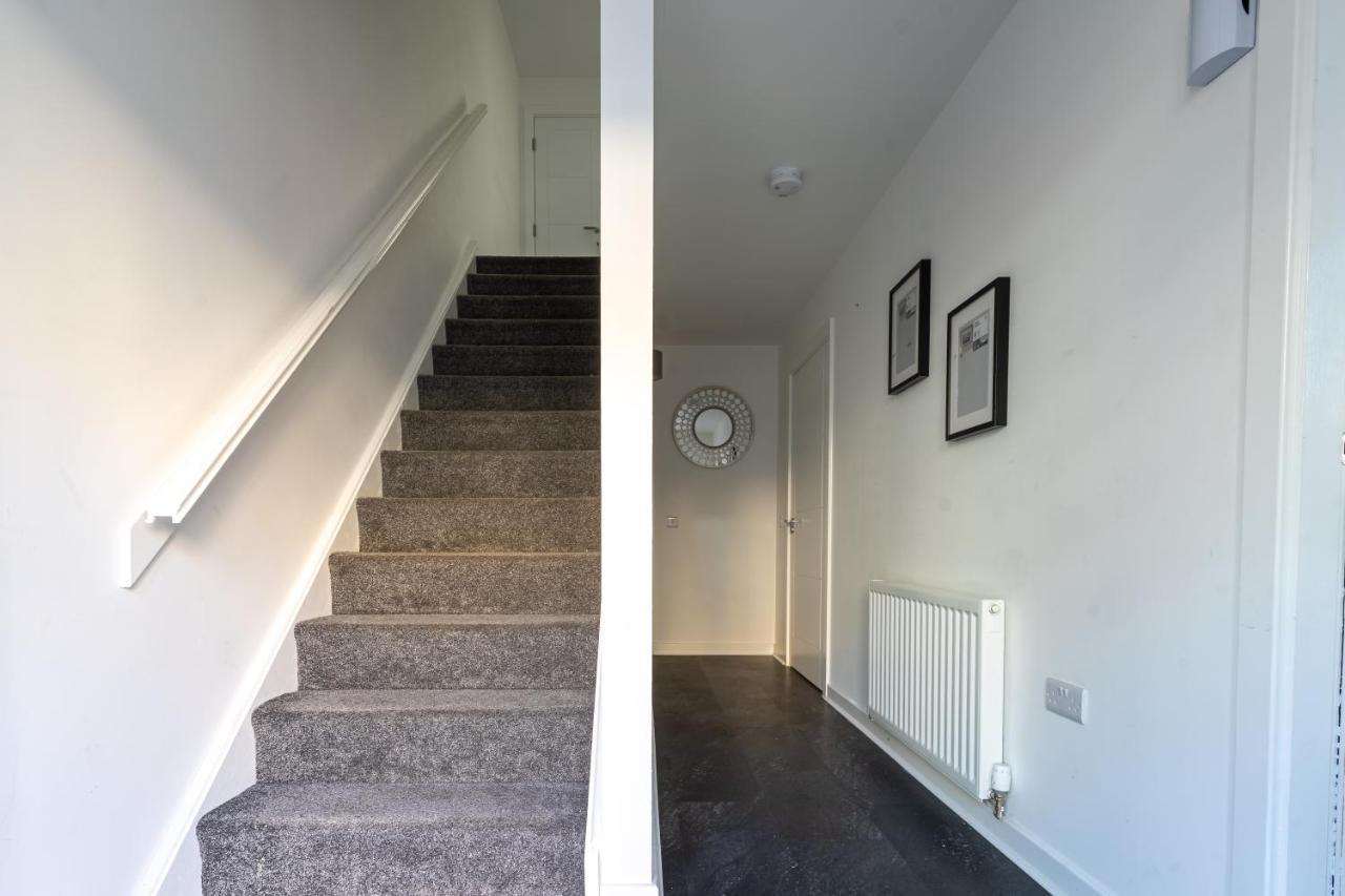 Spacious 3 Bedroom House In Glasgow City With Private Parking & Garden מראה חיצוני תמונה