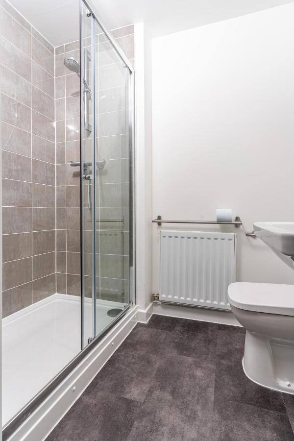Spacious 3 Bedroom House In Glasgow City With Private Parking & Garden מראה חיצוני תמונה